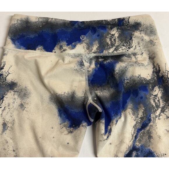 Lululemon Leggings Women Size 8 Tie Dye White/ Blue Wunder Under Crop Capri - Picture 3 of 10